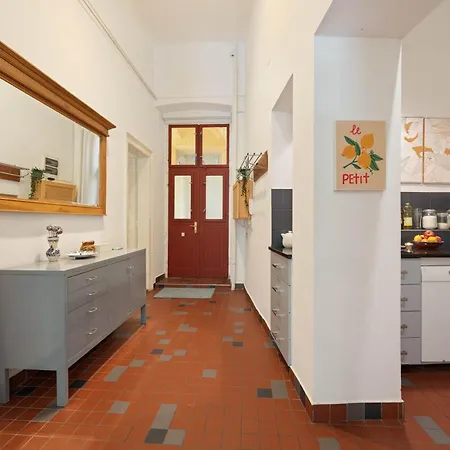 アパート Art-filled 2br Near Synagogue Leafy Garden Views