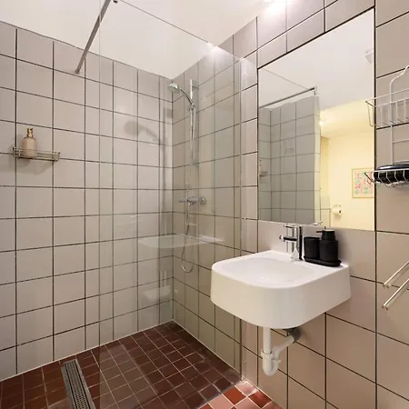 Art-filled 2br Near Synagogue Leafy Garden Views アパート *